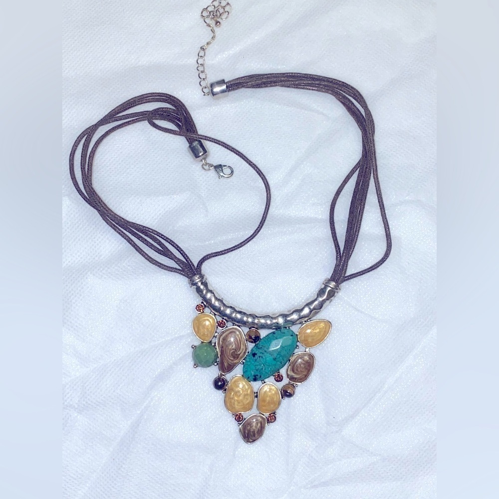 Cute necklace with  stones decorated